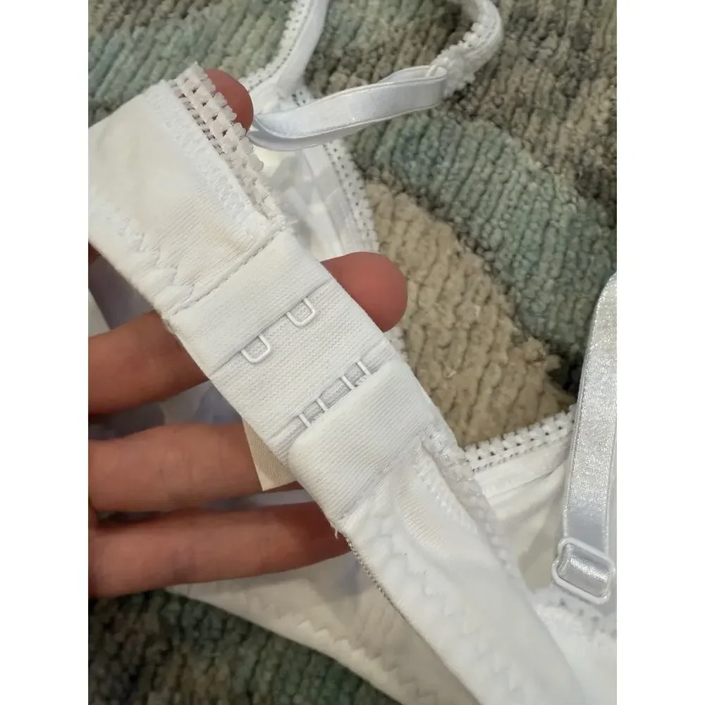 Ongossamer Wireless White Bralette Style 010404 Sz L NEW